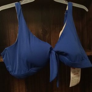 AVENUE NWT  Plus size Bikini top  👙26w